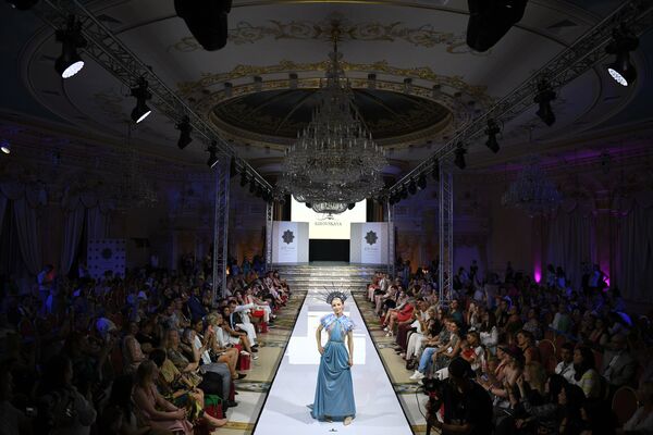 La belleza de la modestia: los Días de la Moda Árabe en Moscú

 - Sputnik Mundo