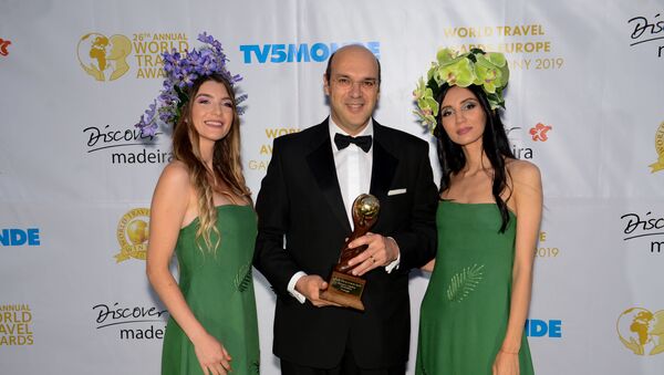 Pedro Siza Vieira, Ministro de Economía y Turismo de Portugal recibe el premio de World Travel Awards - Sputnik Mundo