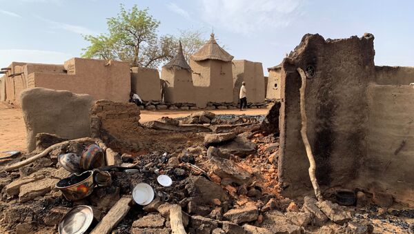 El pueblo del grupo étnico de Dogon en Malí tras el ataque - Sputnik Mundo