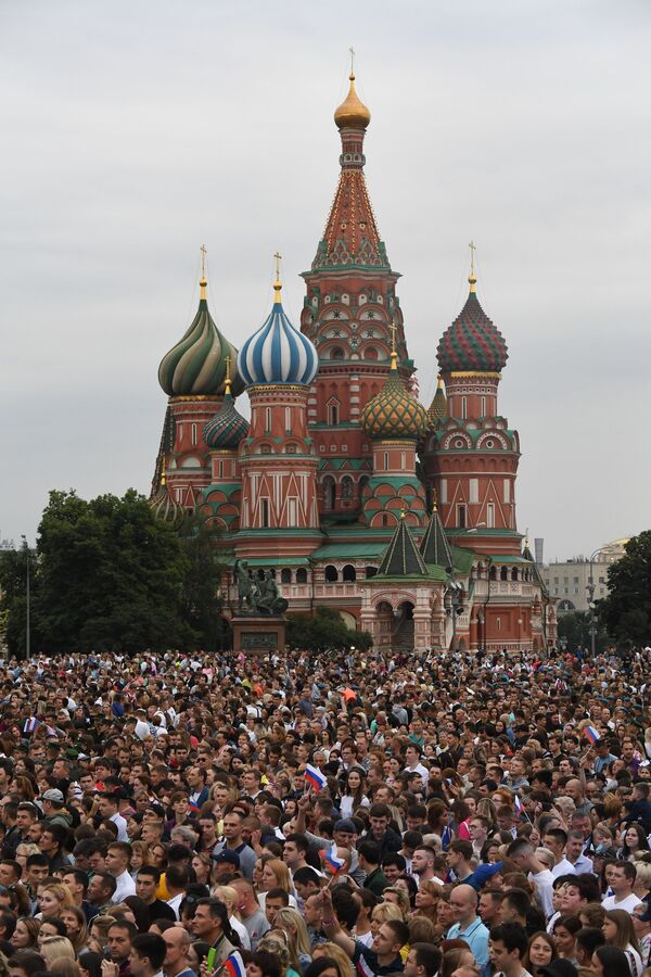 Bailes, conciertos y jorovodes: así se celebra el Día de Rusia - Sputnik Mundo
