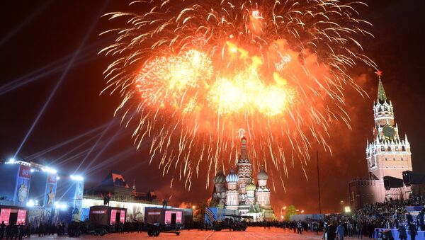 Fuegos artificiales en Moscú (archivo) - Sputnik Mundo
