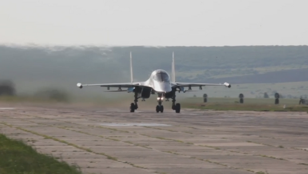 Espectaculares maniobras aéreas del Distrito Militar Oeste de Rusia - Sputnik Mundo