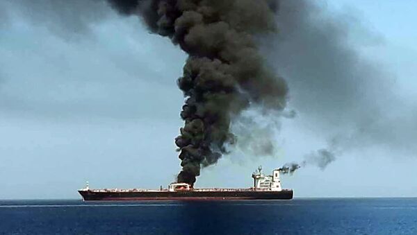 El petrolero noruego en el golfo de Omán tras el ataque - Sputnik Mundo