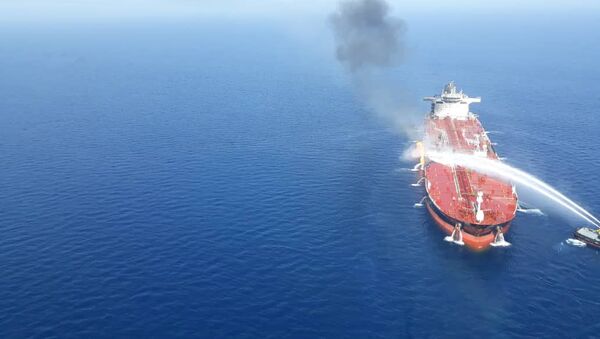 El barco petrolero atacado en el golfo de Omán - Sputnik Mundo