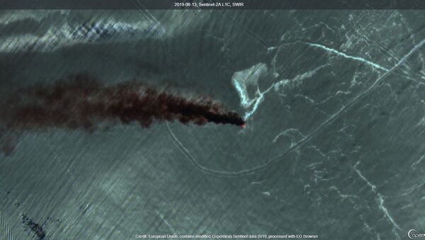 Imagen satelital del incendio de los barcos en Omán - Sputnik Mundo