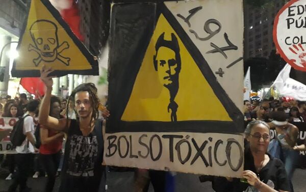 Protestas contra Jair Bolsonaro en Río de Janeiro - Sputnik Mundo