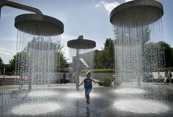 Europa cae 'víctima' de una ola de calor récord
 - Sputnik Mundo