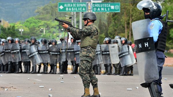 Militares en la Universidad Nacional Autónoma de Honduras - Sputnik Mundo