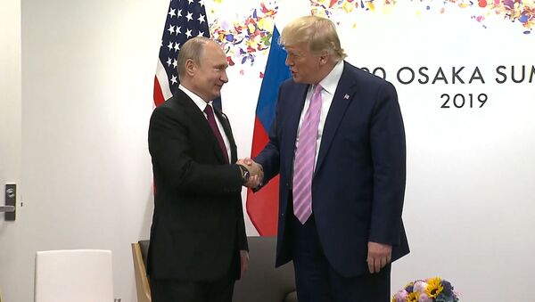 Entre risas y palmadas: así comenzó la cumbre del G20 en Osaka para Putin y Trump - Sputnik Mundo