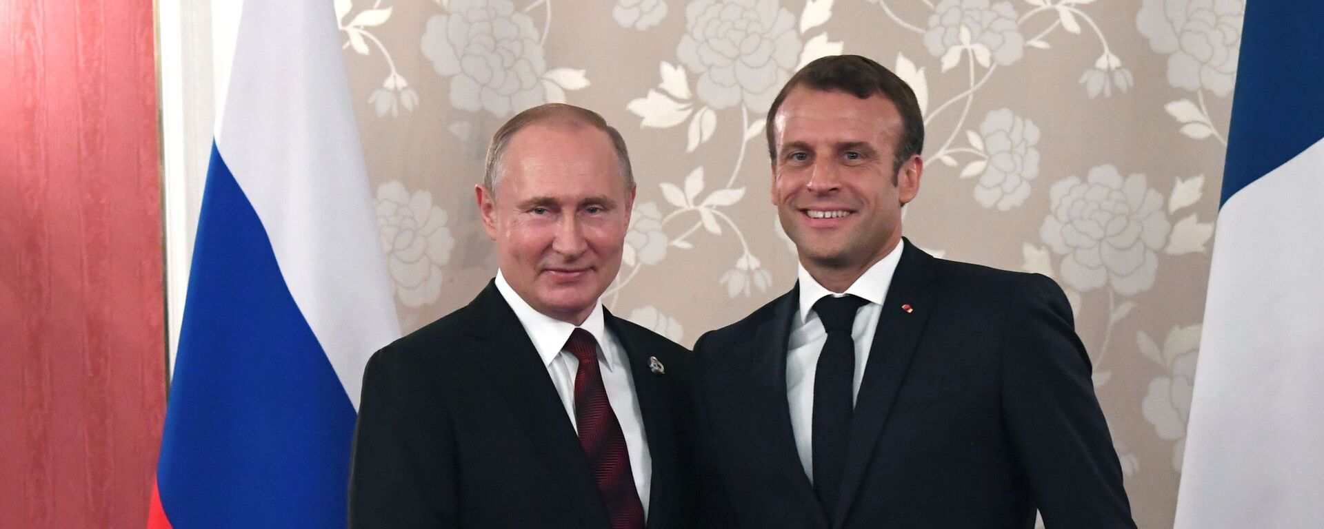 El presidente de Rusia, Vladímir Putin, y el presidente de Francia, Emmanuel Macron, durante la cumbre del G20 - Sputnik Mundo, 1920, 22.03.2022