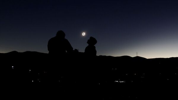 Eclipse solar visto desde Incahuasi, Chile - Sputnik Mundo