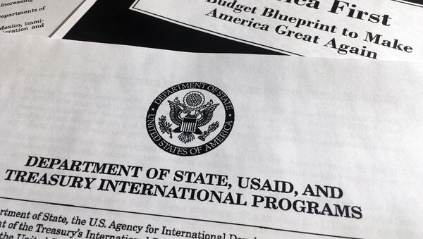 Un documento de presupuesto de Donald Trump enfocado en Departamento de Estado, la USAID y programas internacionales del Departamento del Tesoro - Sputnik Mundo