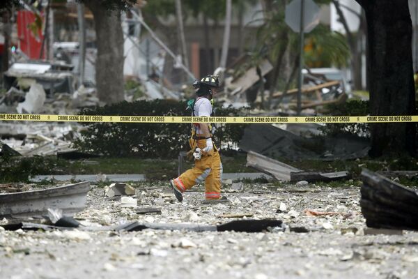 Explosión de un centro comercial en Florida - Sputnik Mundo