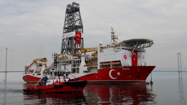 Un buque perforador turco en el mar Mediterráneo - Sputnik Mundo
