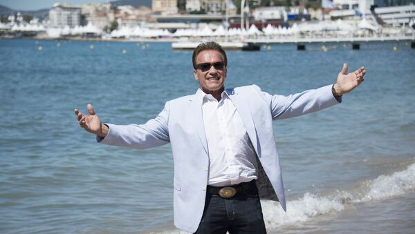 Arnold Schwarzenegger, actor y político estadounidense - Sputnik Mundo