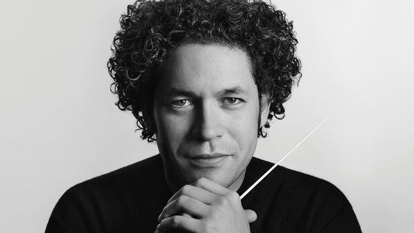 Gustavo Dudamel, director de orquesta venezolano - Sputnik Mundo
