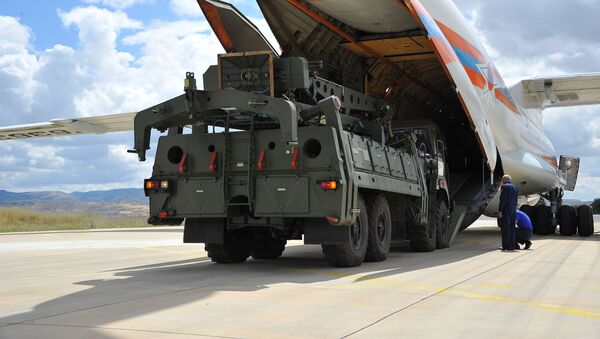Los componentes de los S-400 arriban a Turquía - Sputnik Mundo