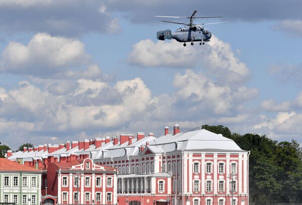 Así ensaya San Petersburgo para el Día de la Marina rusa
 - Sputnik Mundo