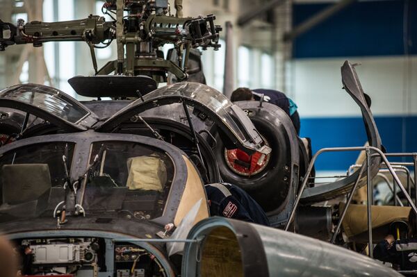 'Granja de aligátores': así se producen los helicópteros rusos Ka-52 - Sputnik Mundo