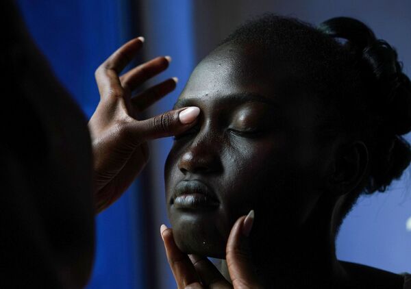 La sensualidad tiene acento africano en el certamen de belleza Miss Mundo Sudán del Sur
 - Sputnik Mundo