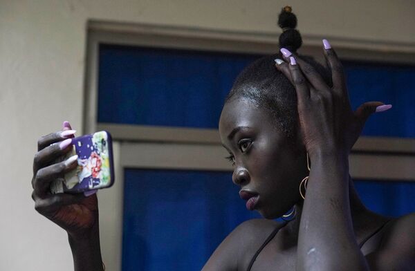 La sensualidad tiene acento africano en el certamen de belleza Miss Mundo Sudán del Sur
 - Sputnik Mundo