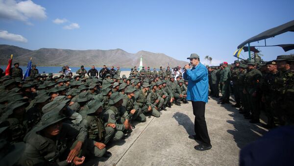Nicolás Maduro, presidente de Venezuela, durante los ejercicios militares (archivo) - Sputnik Mundo