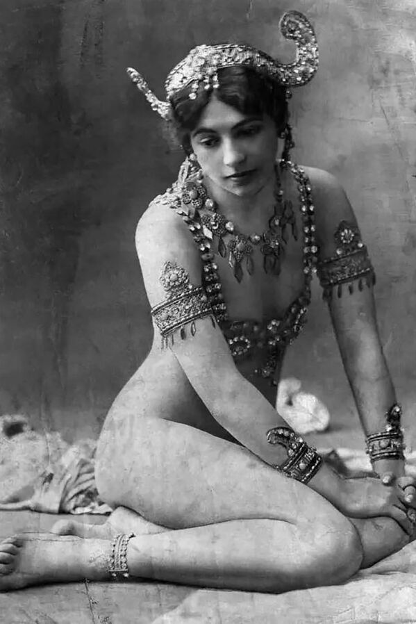La enigmática Mata Hari, ¿bailarina, cortesana o doble agente? - Sputnik Mundo