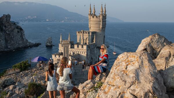 Turistas en Yalta, Crimea - Sputnik Mundo