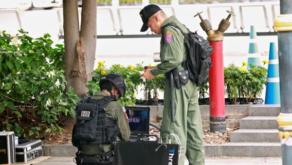 La Policía tailandesa investiga las explosiones en Bangkok - Sputnik Mundo