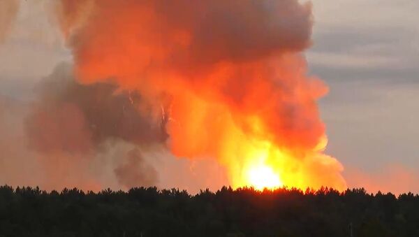 Incendio en un almacén de municiones en la provincia rusa de Krasnoyarsk (Siberia) - Sputnik Mundo