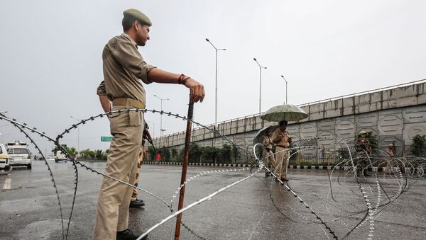 El personal de seguridad indio en Jammu - Sputnik Mundo