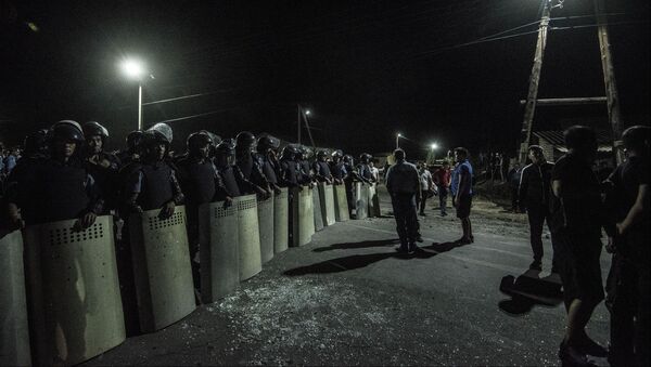 La policía kurguís durante la operación contra el exmandatario Almazbek Atambáev - Sputnik Mundo