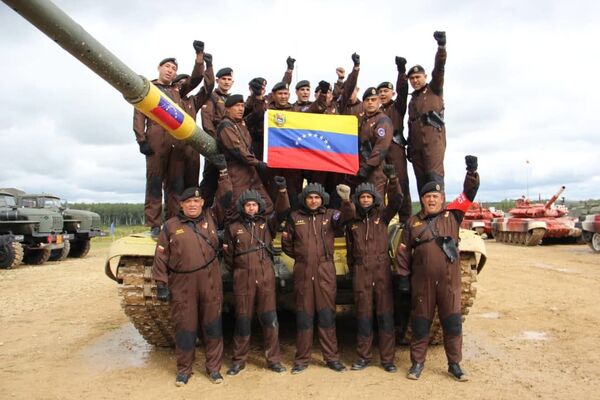 Delegación venezolana participa en el biatlón de tanques en los Juegos Militares Internacionales Army 2019  - Sputnik Mundo