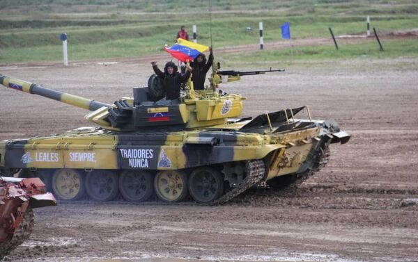 Tanquistas venezolanos participan en el biatlón de tanques en los Juegos Militares Internacionales Army 2019 - Sputnik Mundo