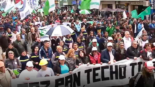 Los sindicatos se movilizan contra el Gobierno de Argentina - Sputnik Mundo