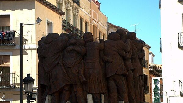  Abrazo, monumento a los Abogados de Atocha - Sputnik Mundo