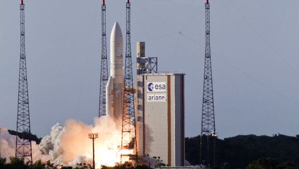 El lanzamiento del cohete portador Ariane 4 (archivo) - Sputnik Mundo