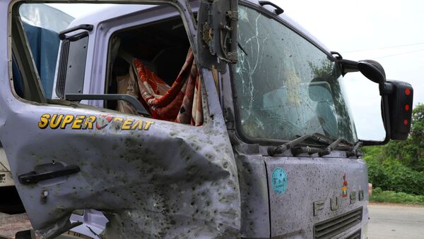 Un camión atacado por los separatistas en Birmania - Sputnik Mundo