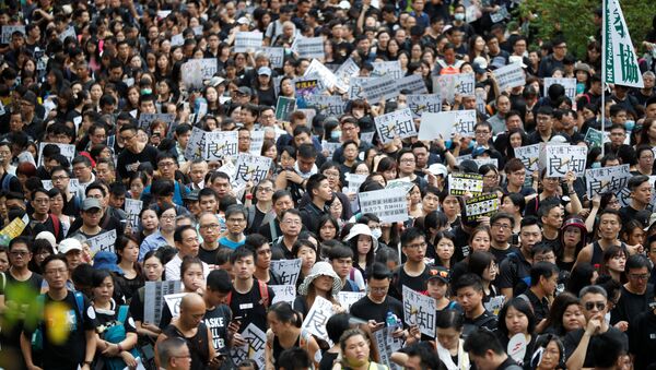 Los profesores durante las protestas en Hong Kong - Sputnik Mundo