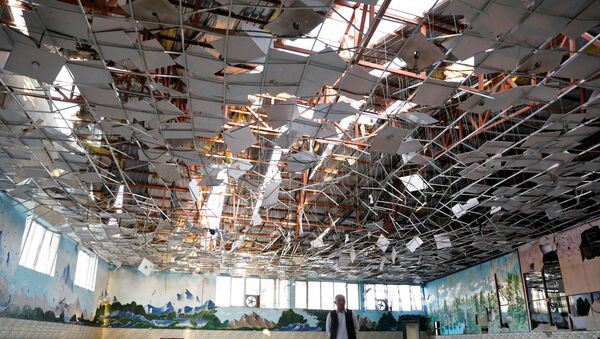Un salón de bodas en Kabul tras una explosión suicida - Sputnik Mundo