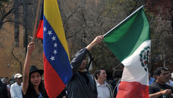 Banderas de Venezuela y México - Sputnik Mundo