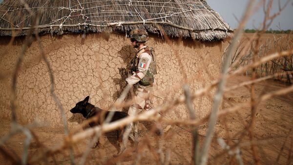 Soldado francés en Mali (archivo) - Sputnik Mundo