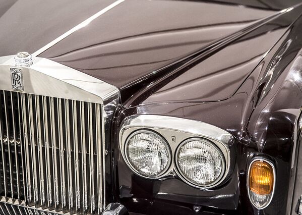 Автомобиль Rolls Royce Silver Shadow последнего иранского шаха Мохаммеда Резы Пехлеви в Музее королевских автомобилей на территории бывшей резиденции шаха во дворце Saadabad в Иране - Sputnik Mundo