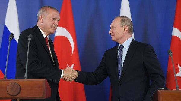 El presidente de Turquía, Recep Tayyip Erdogan, y su homólogo de Rusia, Vladímir Putin - Sputnik Mundo