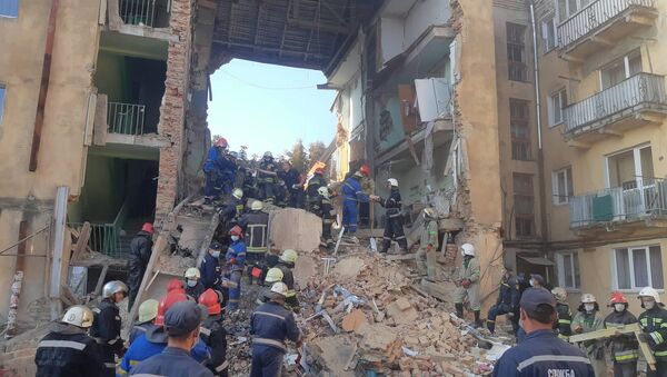 Colapso de un edificio en Drogobich, Ucrania - Sputnik Mundo