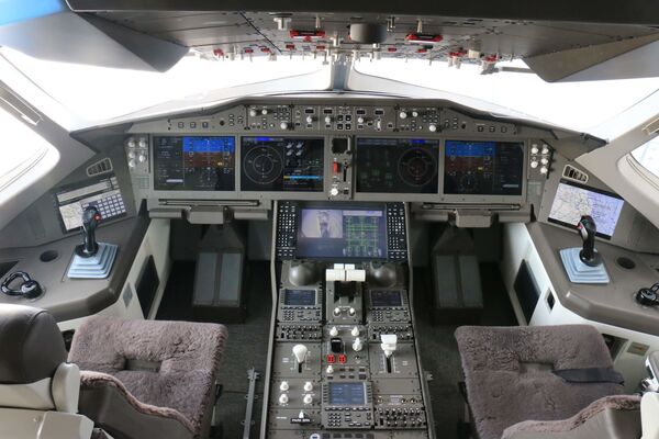 El interior del avión comercial CR929 - Sputnik Mundo