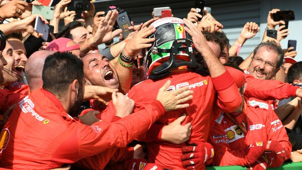 Victoria de Charles Leclerc del equip ode Ferrari en el Gran Premio de Italia, el 8 de septiembre de 2019 - Sputnik Mundo