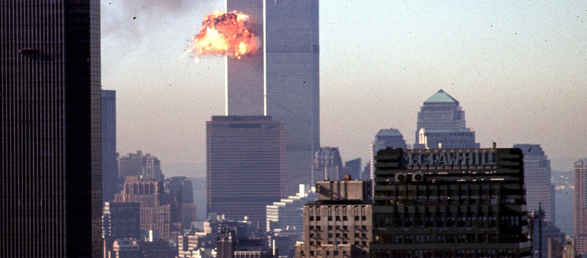 Un avión choca contra las Torres Gemelas de Nueva York el 11 de septiembre de 2001 - Sputnik Mundo, 1920, 11.09.2019