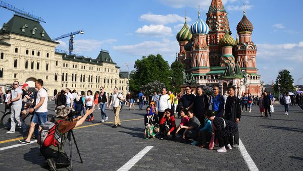 Turistas en la Plaza Roja de Moscú - Sputnik Mundo