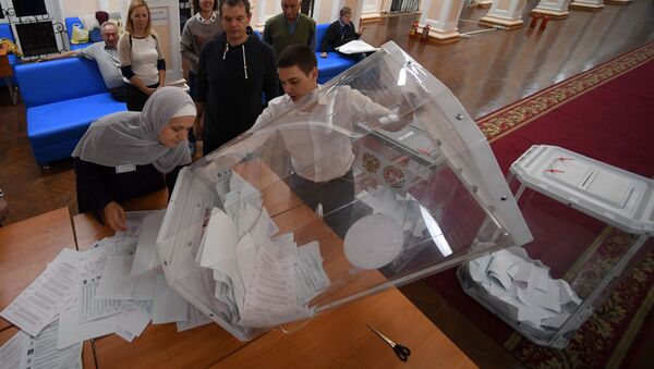 El registro de votos en las elecciones municipales de Rusia - Sputnik Mundo